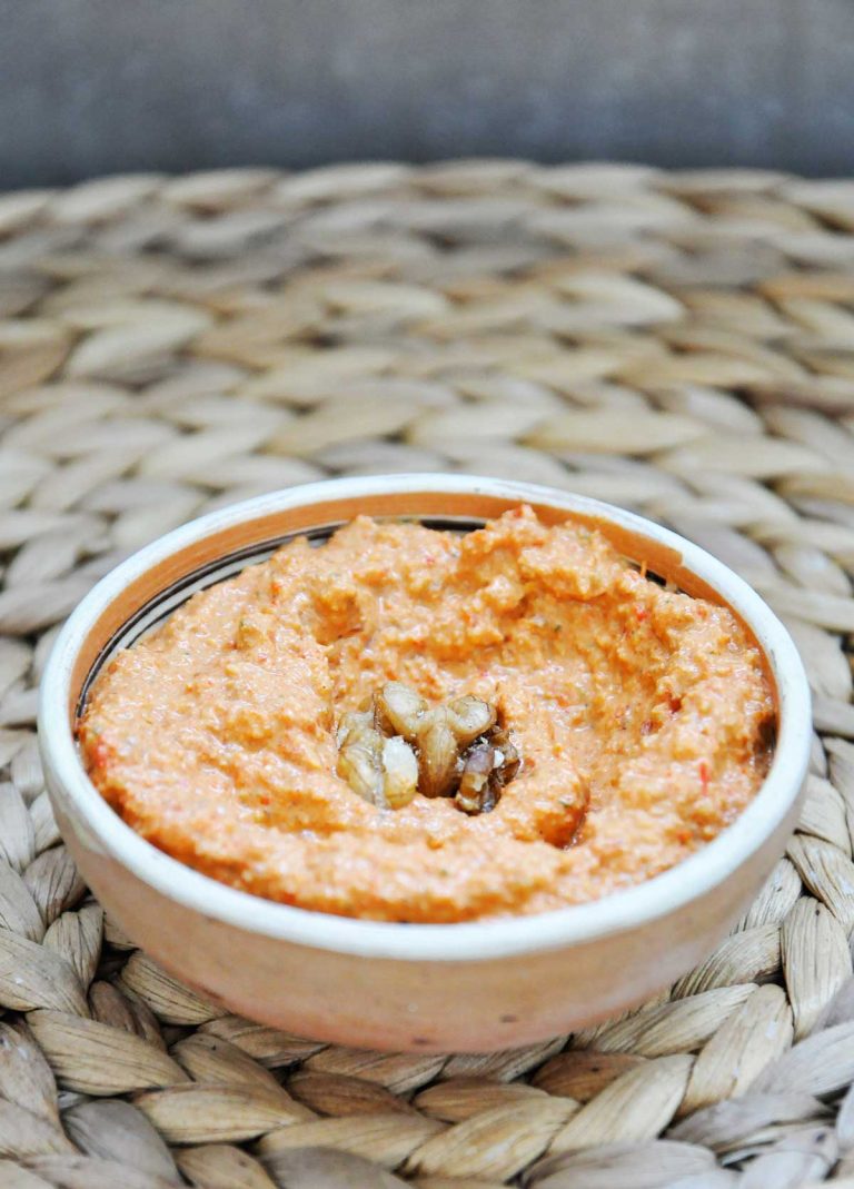 Muhammara Roasted Red Pepper Walnut Spread Crema de Ardei Copti Nuci oriental appetizer