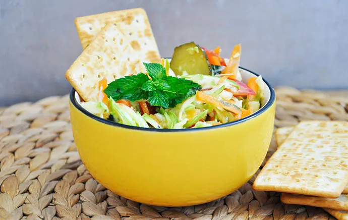 Zucchini Salad with Mint Pickles Salata de dovlecel cu menta castraveciori
