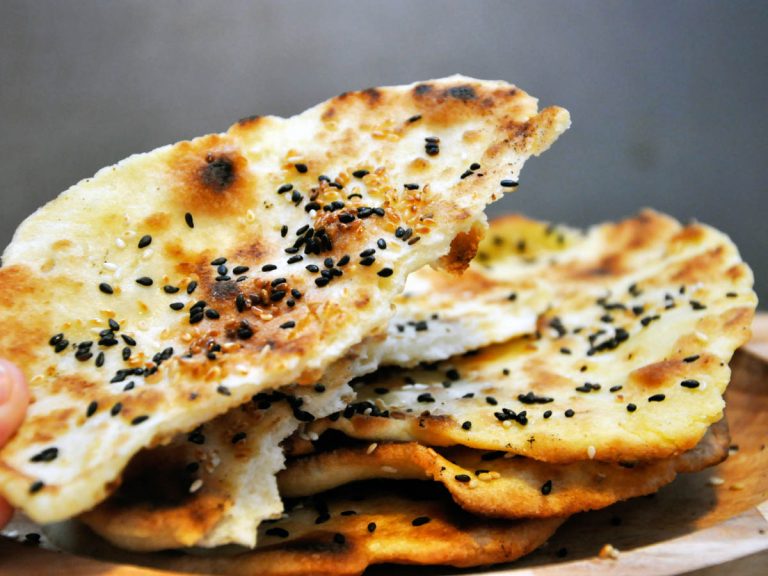 Gluten-Free Flatbread with Sesame Parathas Lipii fara gluten cu susan