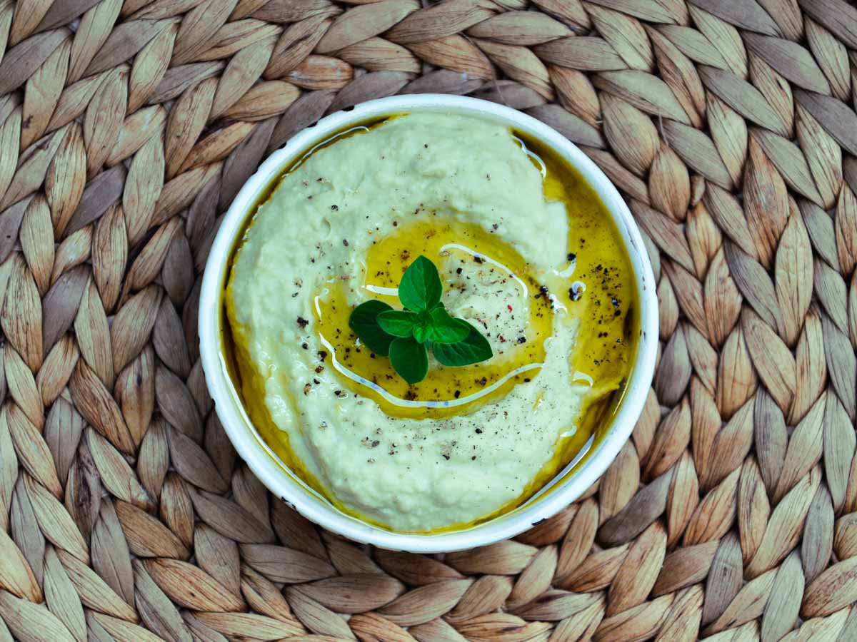 Humus cu avocado