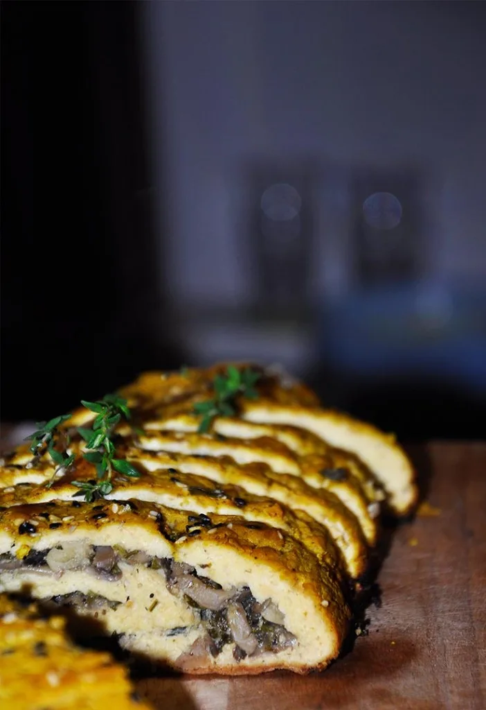 Tofurkey Roulade Mushrooms Rulada de tofu cu ciuperci vegetarian