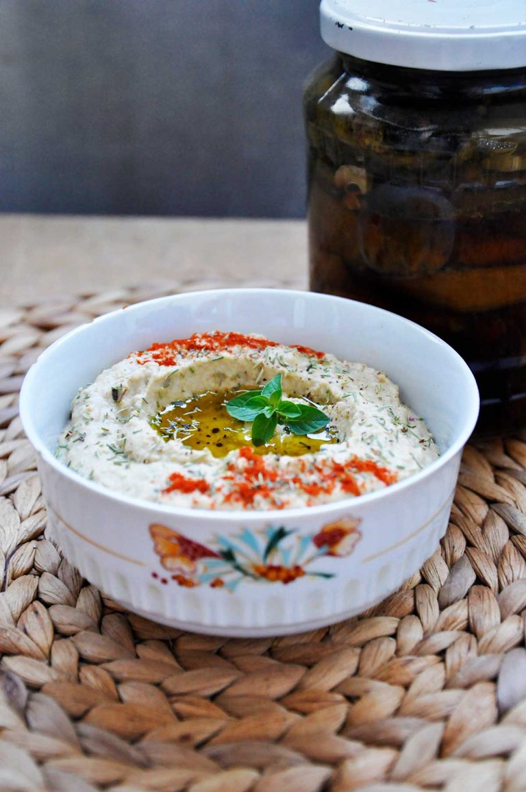 Marinated Eggplant Hummus Humus cu vinete marinate