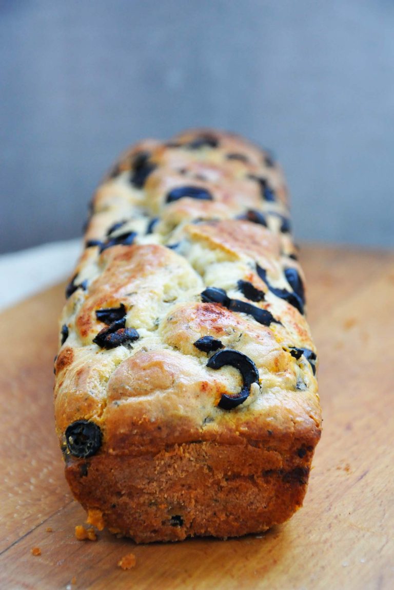 Gluten-free bread with pesto and olives recipe