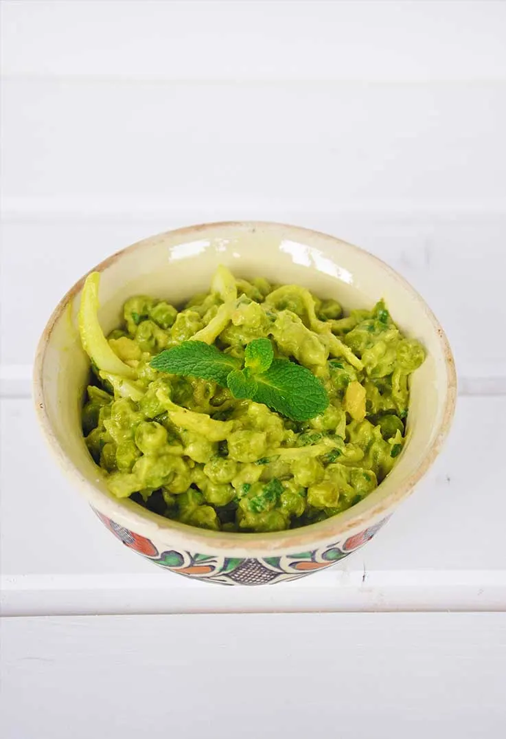 Retete de salate bogate in proteine Salata de mazare verde cu maioneza avocado menta