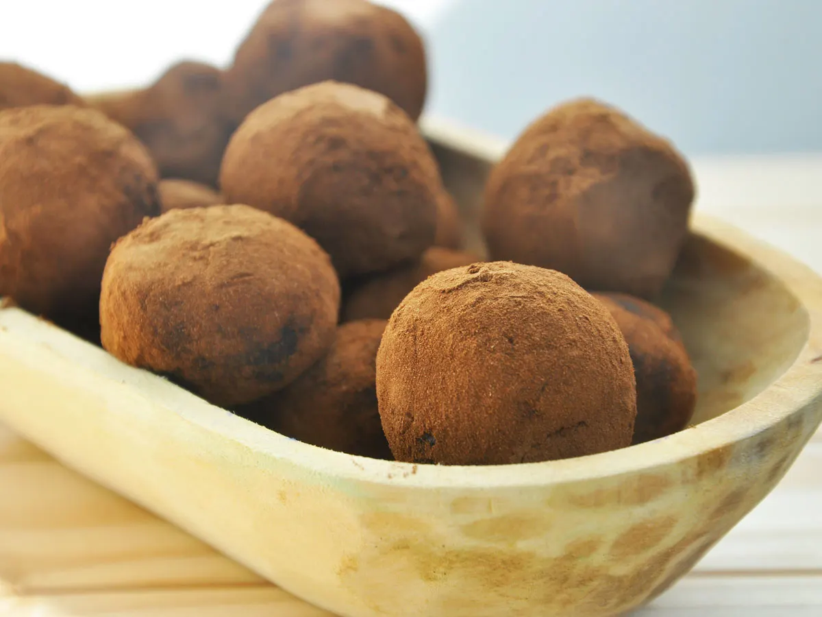 creamy raw chocolate truffles with avocado and dates