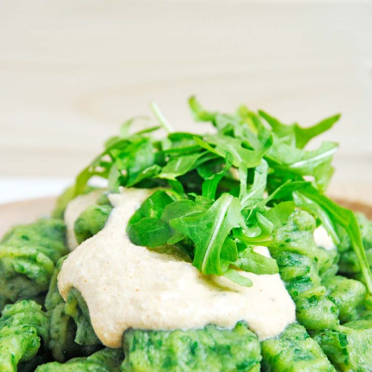 Gluten-Free Wild Garlic Gnocchi with Smoked Tofu Pasta Sauce Gnocchi fara gluten cu leurda reteta