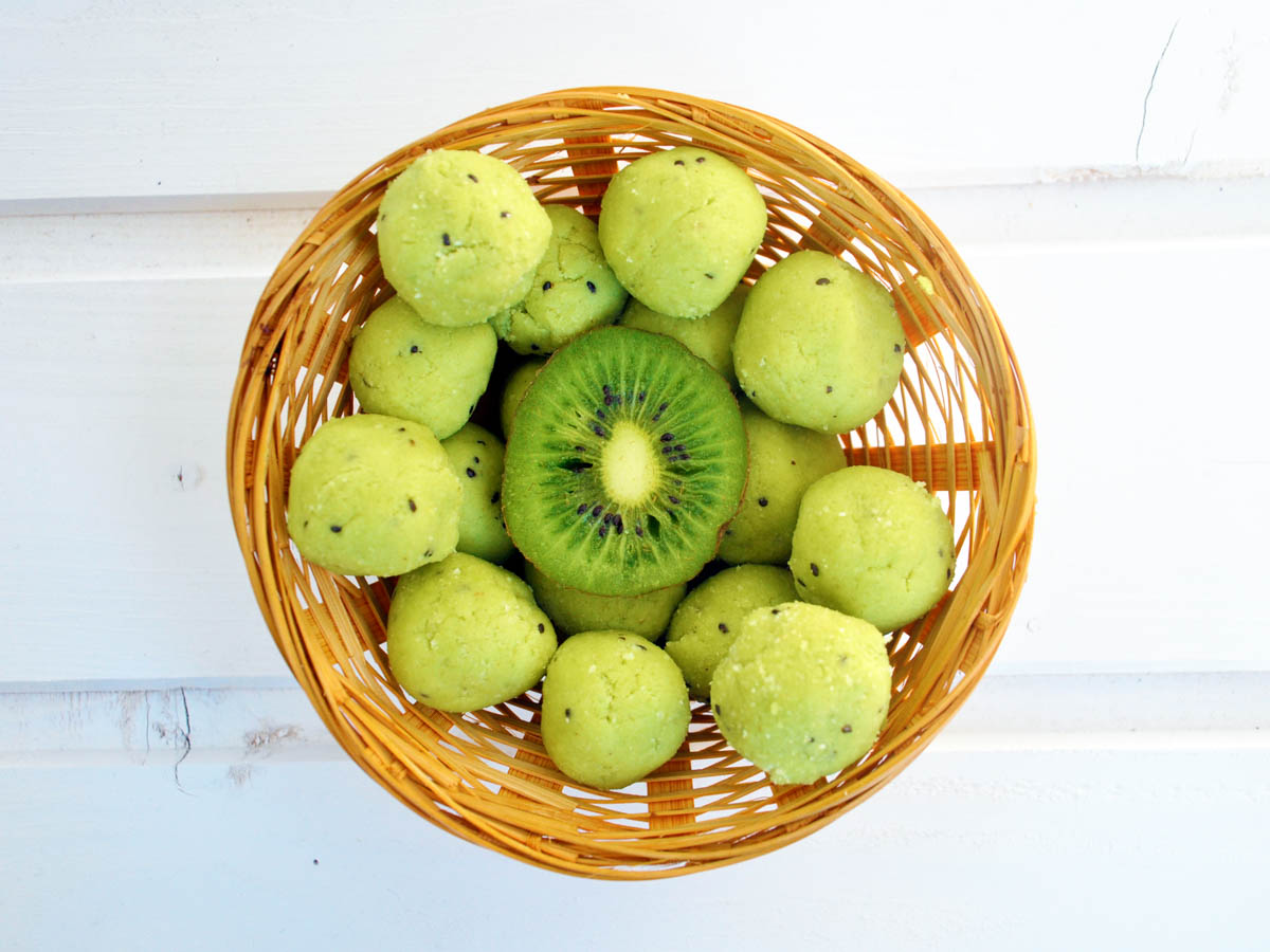 Raw vegan exotic avocado truffles