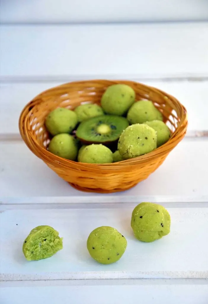 Raw vegan exotic avocado truffles