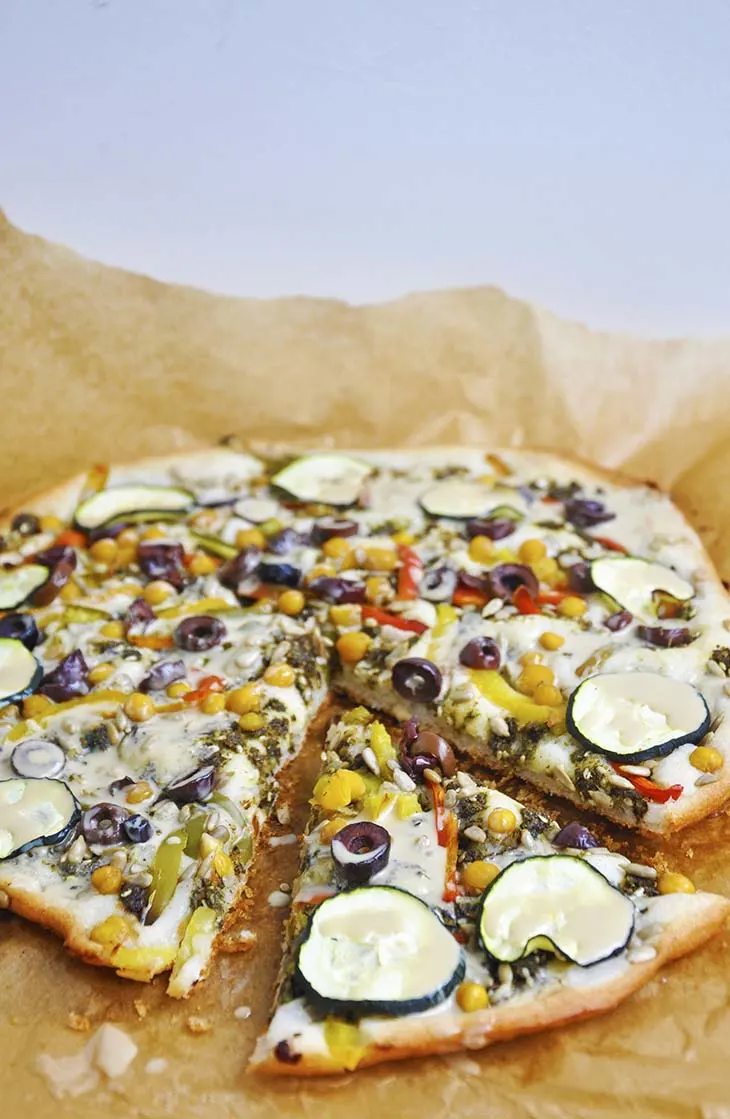 Middle Eastern Gluten-Free Vegan Pizza fara gluten orientala