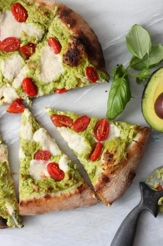 Avocado Pesto Pizza (vegan)