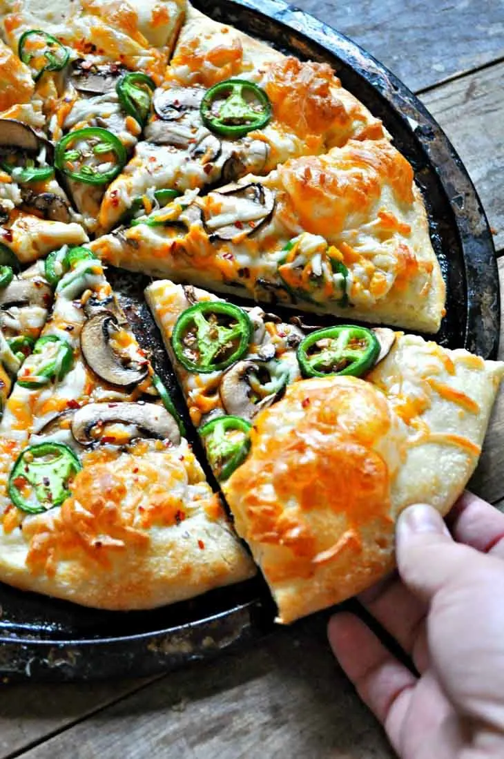 Vegan Jalapeno Popper Pizza