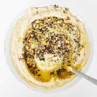 Smooth Hummus with Seeds Humus cu seminte