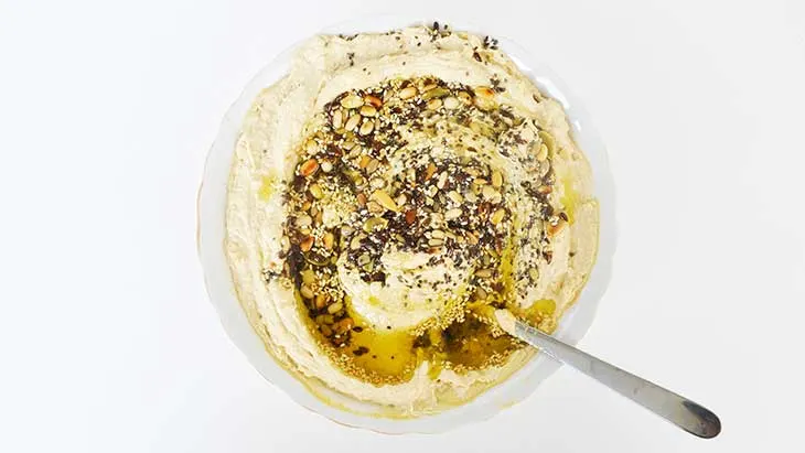 Smooth-Hummus-with-Seeds-Humus-cu-seminte