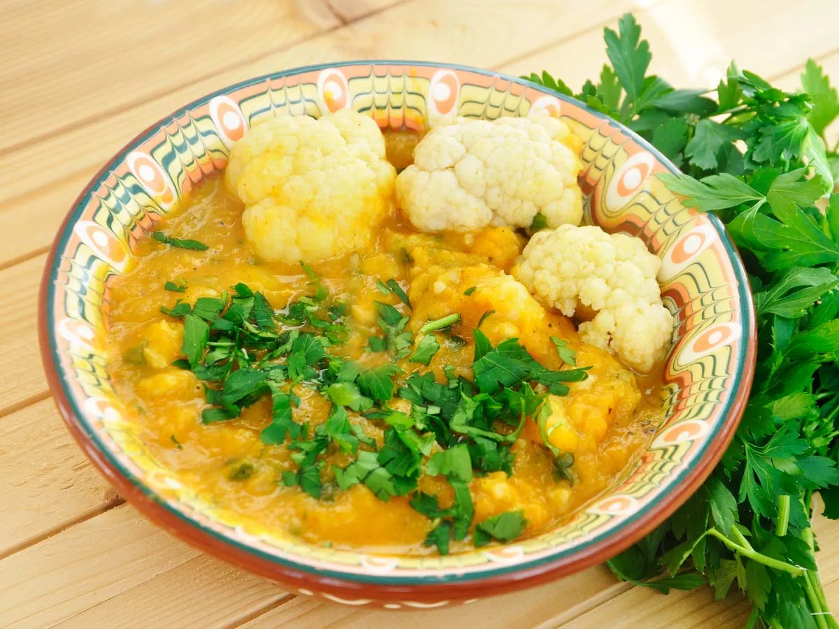 Cauliflower sweet potato stew Mancare de conopida si cartof dulce vegan