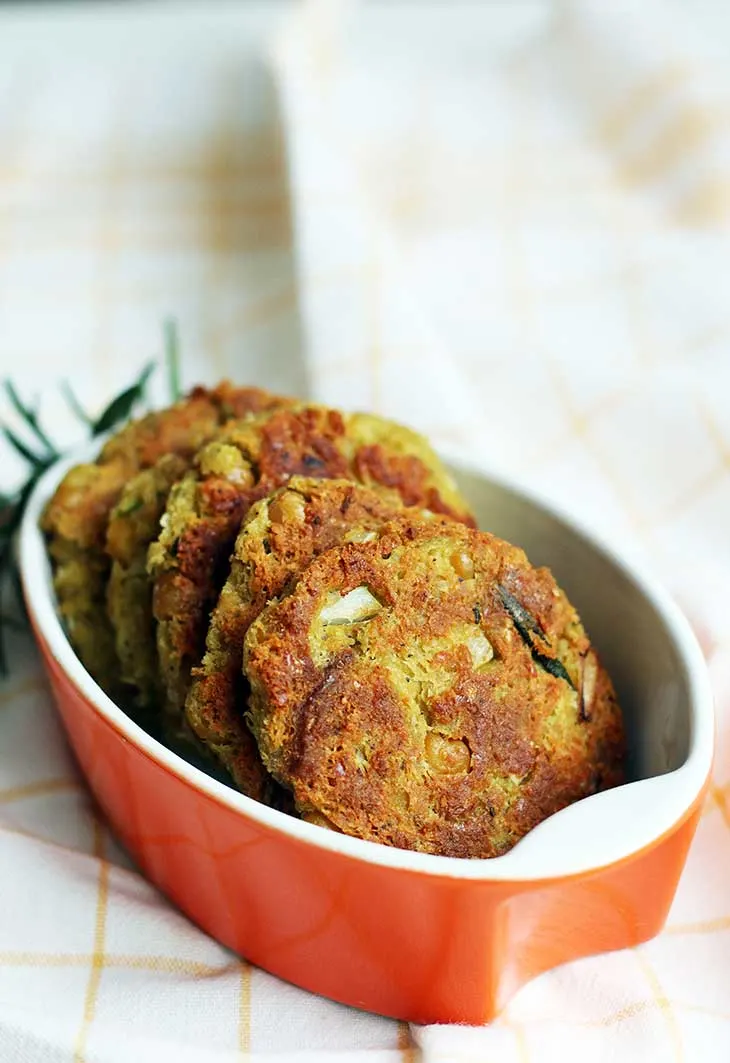 Flavorful Vegan chickpea Patties chiftelute de naut cu rozmarin