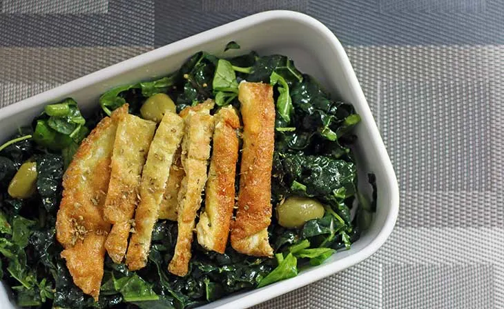 salata de kale - breakfast kale salad
