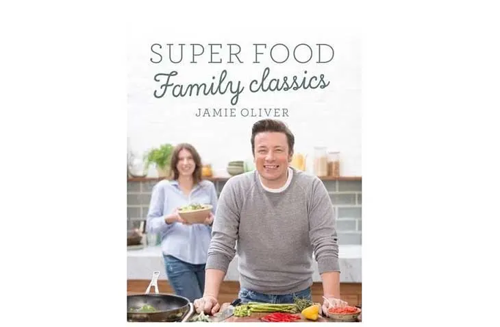 Super Food Family Classics - Book by Jamie Oliver