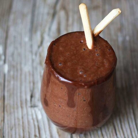 Vegan Chocolate Milkshake | Ready in just 5 minutes!