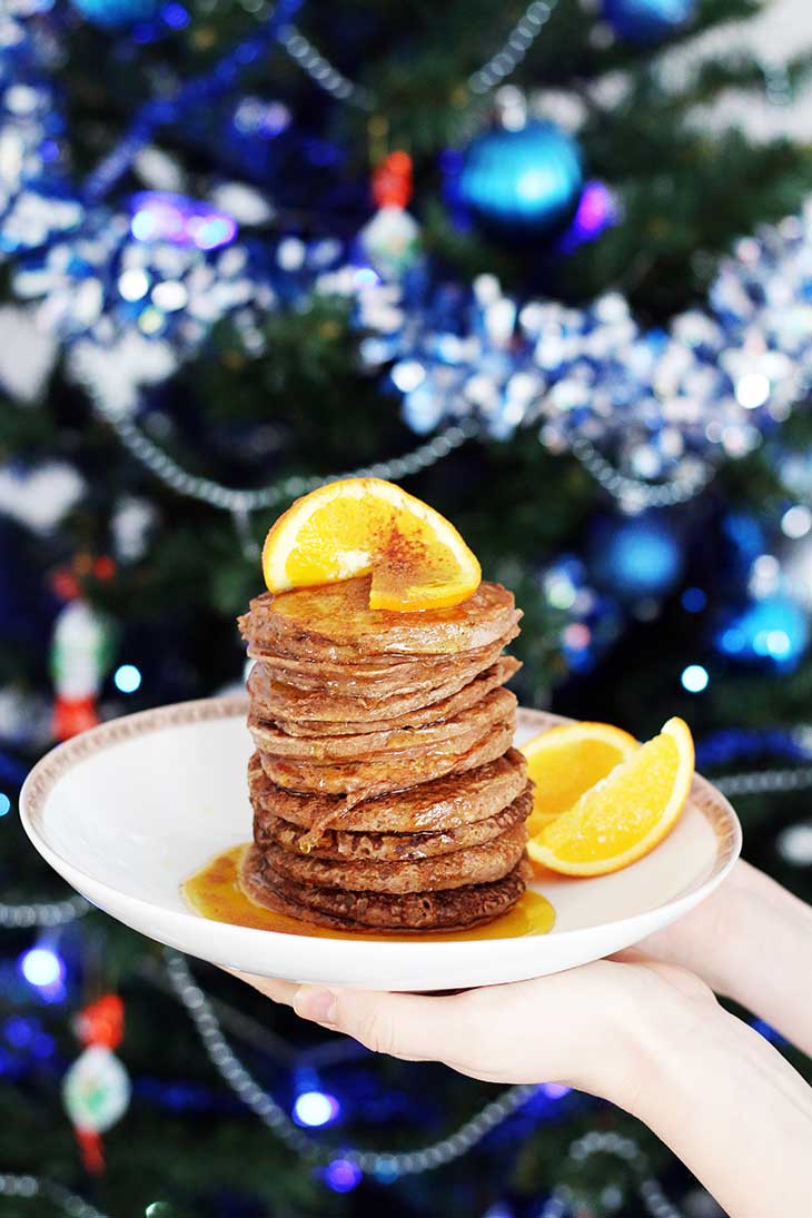 Easy Gingerbread Pancakes | Gourmandelle