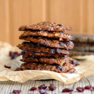 vegan Banana Oatmeal Cookies with Cranberries fursecuri de ovaz cu merisoare