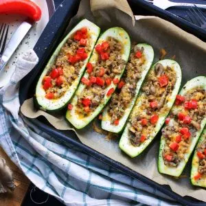 Zucchini boats with mushroom stuffing dovlecei la cuptor cu ciuperci