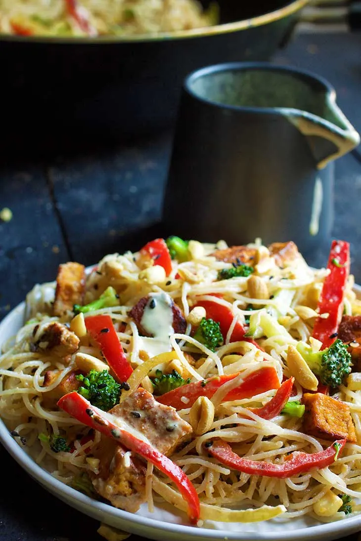 recipe thai peanut noodles cu sos de arahide reteta