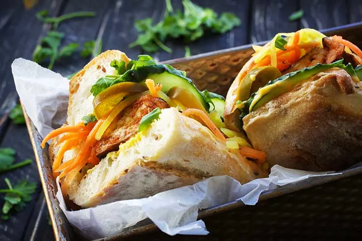 sandwich tofu banh mi vegan 