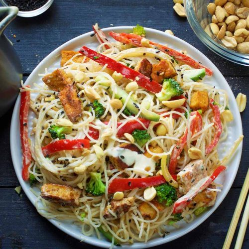 spicy thai peanut noodles cu sos de arahide reteta tailandeza