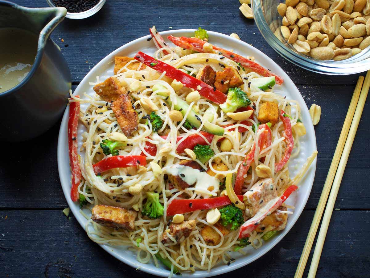 spicy thai peanut noodles