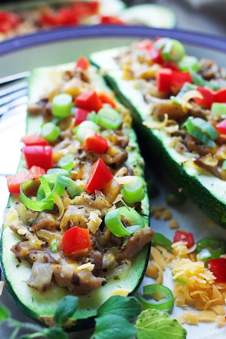 vegan Zucchini boats with mushroom stuffing dovlecei la cuptor cu ciuperci