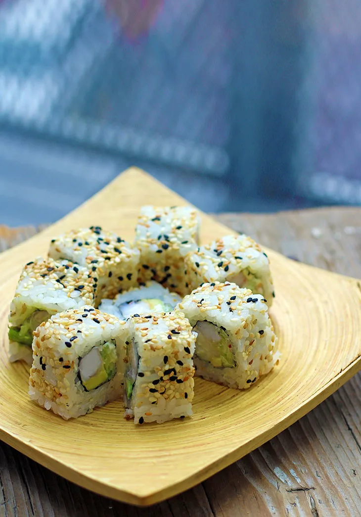 vegan california roll uramaki tofu sushi 