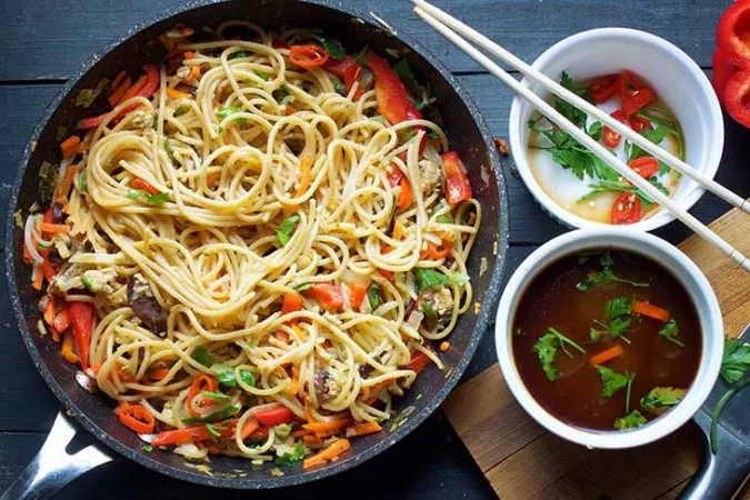 vegan lo mein vegan reteta