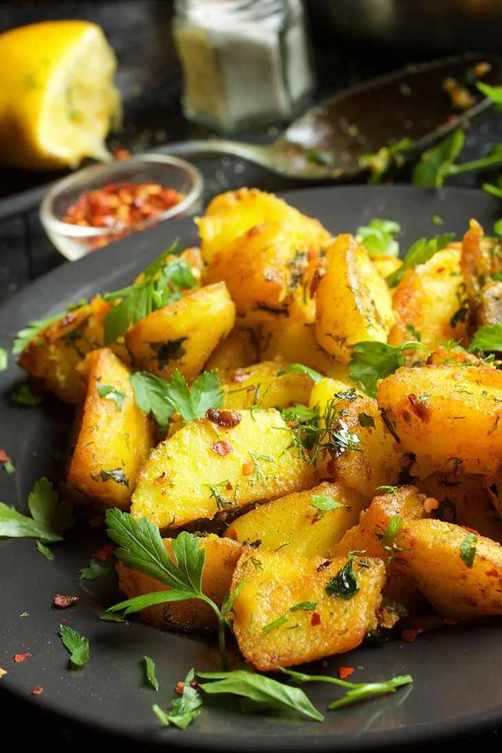 Batata Harra Spicy Roasted Potatoes Spicy Vegan Recipes