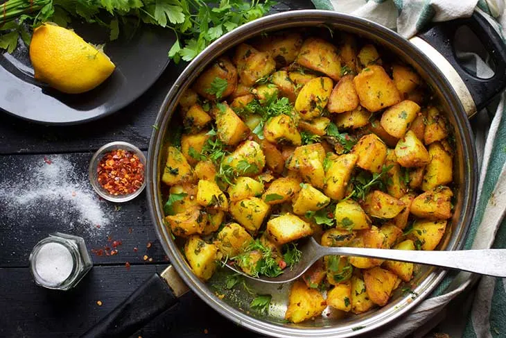 Batata Harra Spicy Roasted Potatoes recipe cartofi picanti libanezi