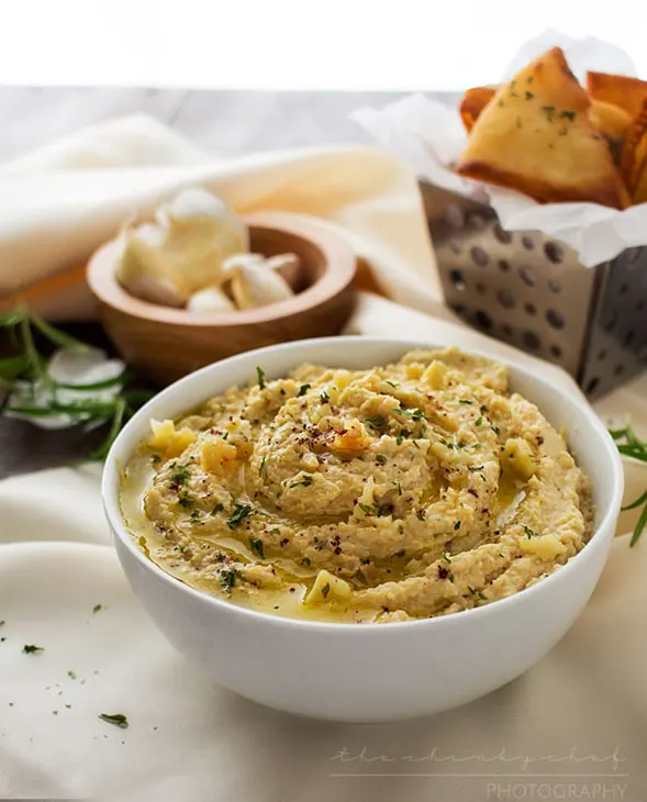 easy roasted garlic hummus