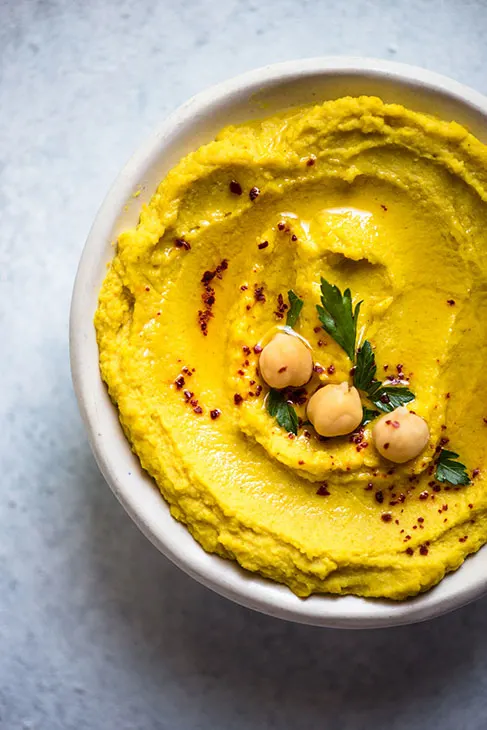 golden turmeric hummus