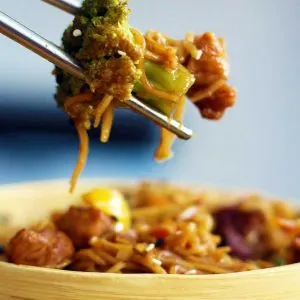 Vegan Stir-Fry cu soia si legume