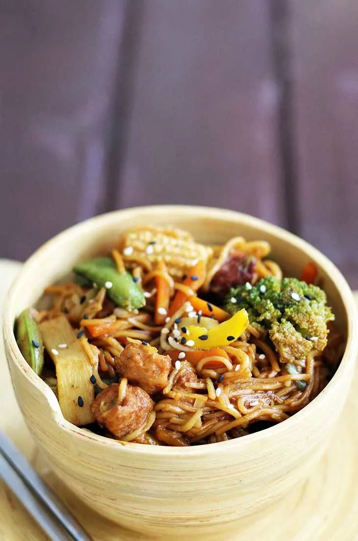 Vegan chicken Stir-Fry Vegan Noodle Recipes