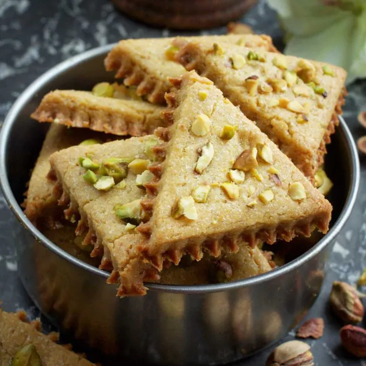 vegan chickpea cookies with pistachios biscuiti de naut