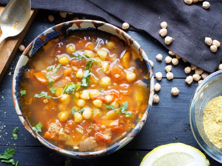 chickpea soup supa libaneza cu naut