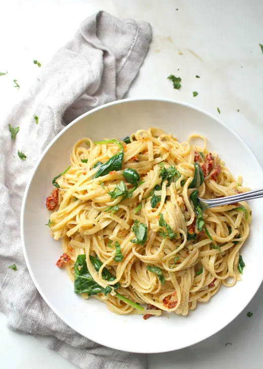 One Pot Creamy Hummus Pasta