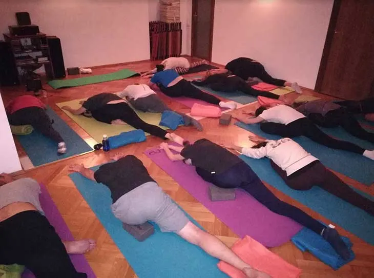 Yoga si beneficiile sale aduse sanatatii