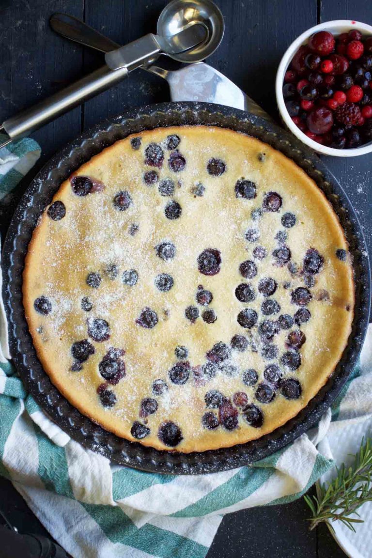 Vegan Blueberry Clafoutis cu afine