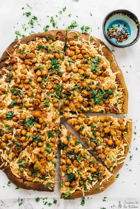 vegan spicy bbq chickpea pizza