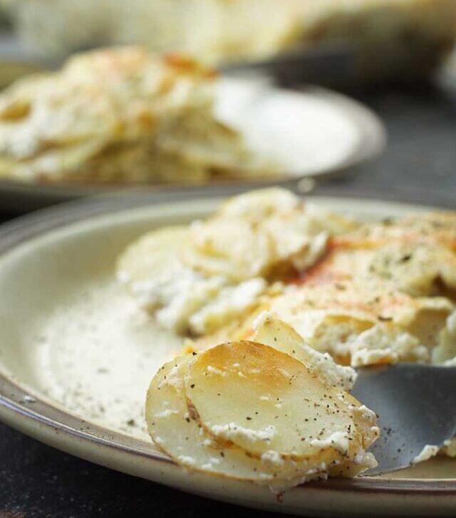 Vegan Scalloped Potatoes Pommes Dauphinoise cartofi reteta