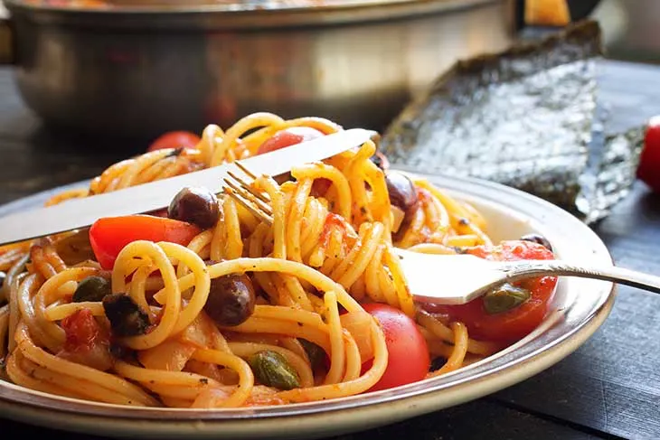 vegan spaghetti alla puttanesca pasta italian