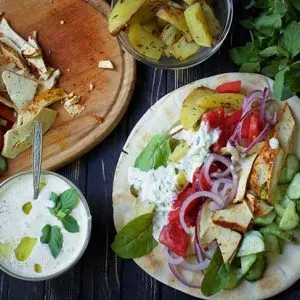 Vegan Gyros Greek Wrap with tzatziki recipe gyros de post