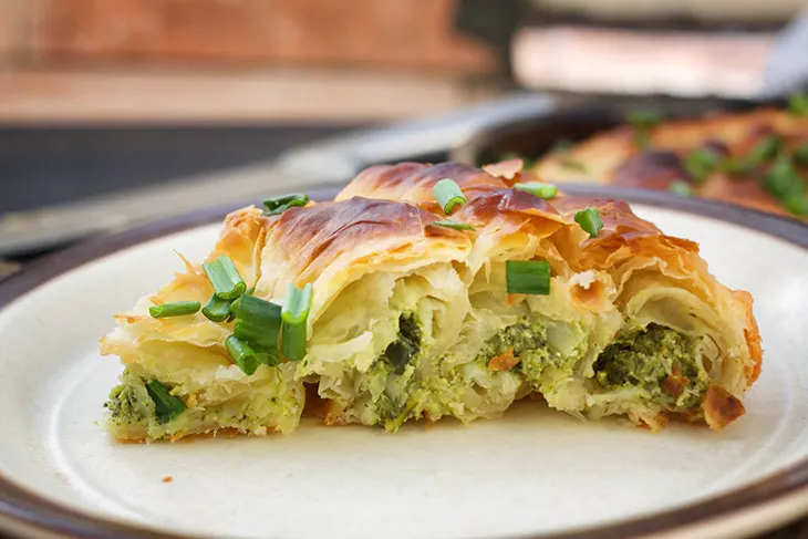 Vegan Spanakopita Greek Spinach Pie placinta de post cu spanac