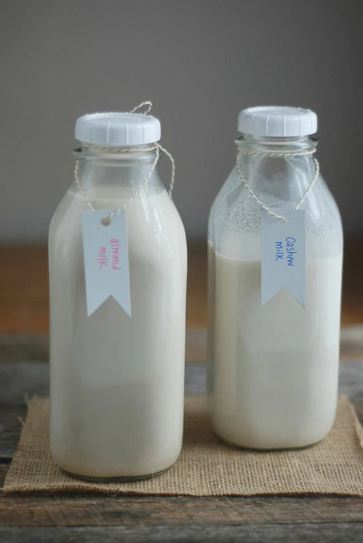 How to Make Homemade Almond Milk & Cashew Milk