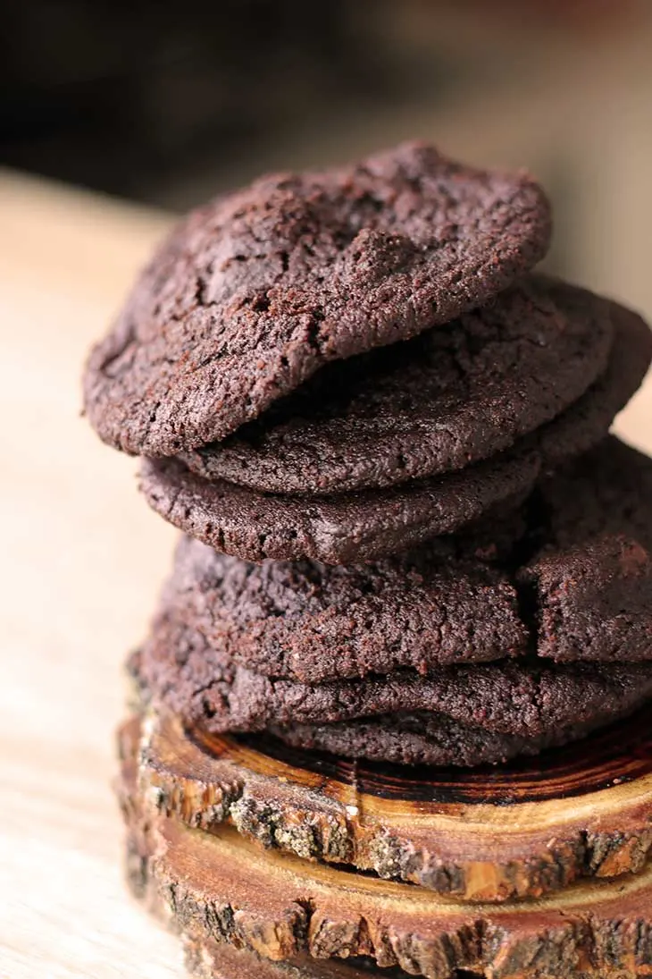 vegan double chocolate chip cookies 